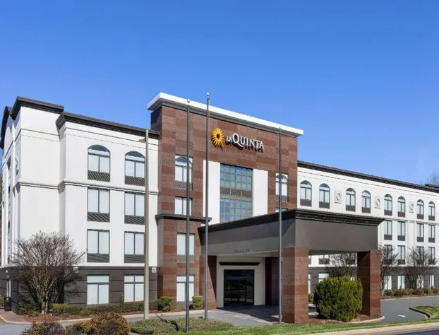 La Quinta Inn & Suites by Wyndham Mooresville hotel detail image 1