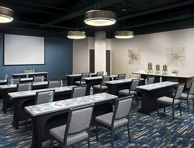 DoubleTree by Hilton Charlotte City Center hotel detail image 3