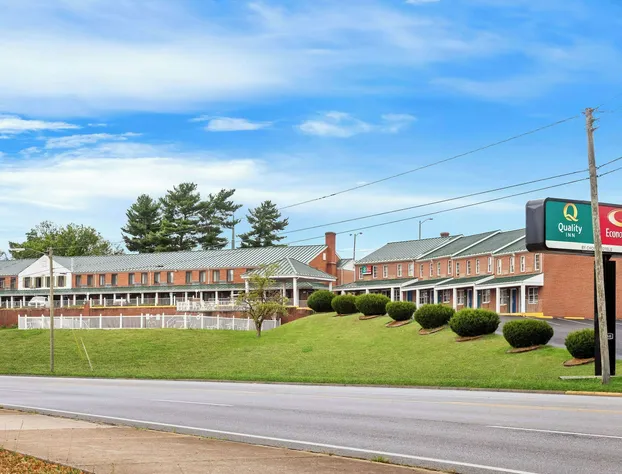 Econo Lodge Waynesboro - Skyline Drive hotel detail image 1