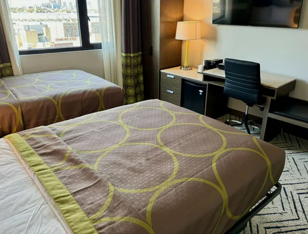 Super 8 By Wyndham Bronx Near Stadium hotel detail image 3