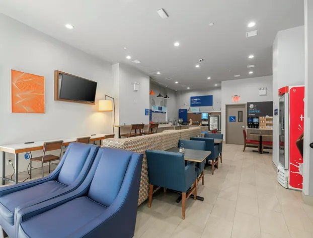 Holiday Inn Express & Suites Bronx - Zoo Area by IHG hotel detail image 1