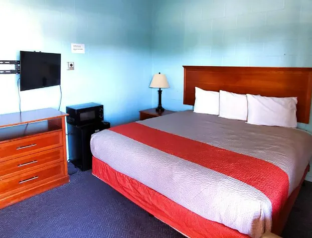 Holiday Host Motel & RV Park hotel detail image 4