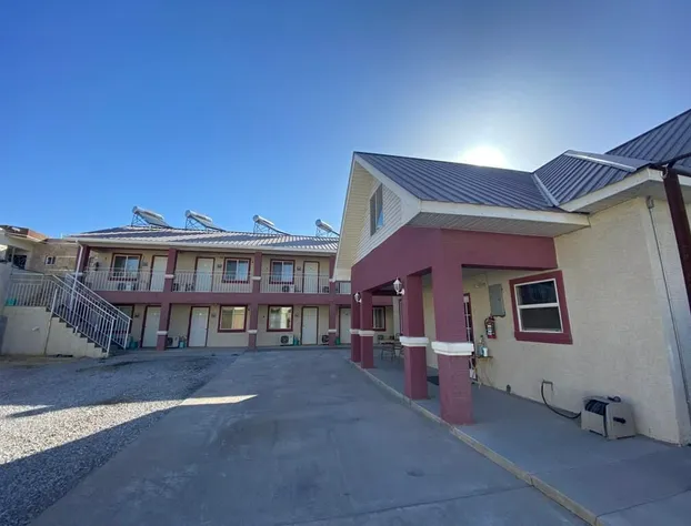 Alojamiento Alpha hotel detail image 1