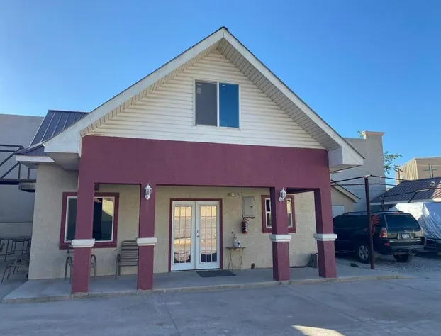 Alojamiento Alpha hotel detail image 3