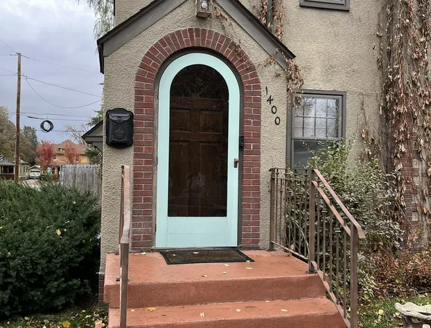 Historic Twin Tudors Inn hotel detail image 1