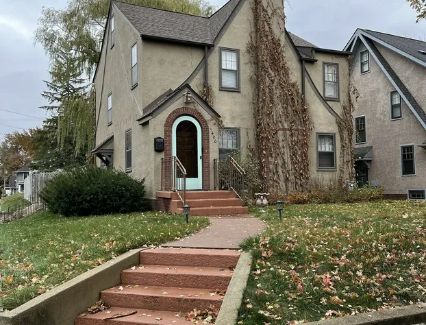 Historic Twin Tudors Inn hotel detail image 2