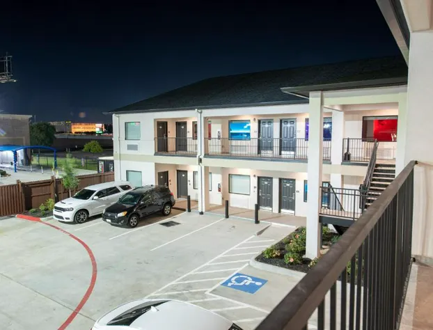 Express INN & Suites hotel detail image 2