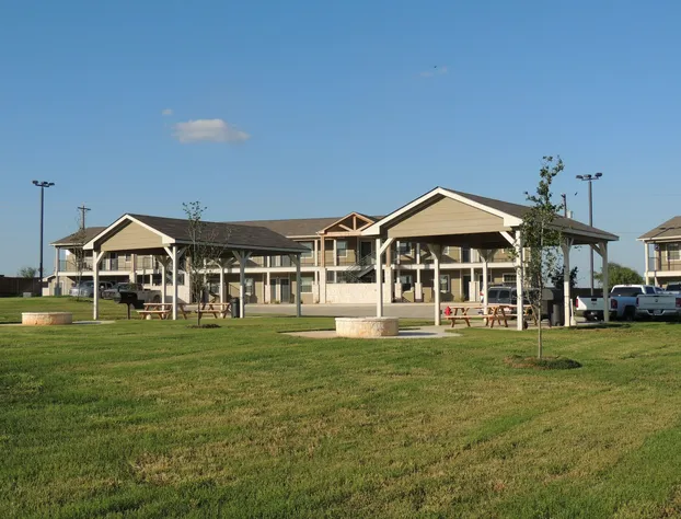 Eagle's Den Suites Kenedy a Travelodge by Wyndham hotel detail image 1