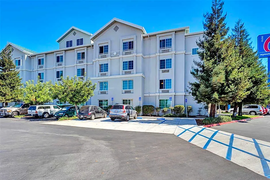 Studio 6 Belmont, CA – San Francisco - Redwood hotel hero