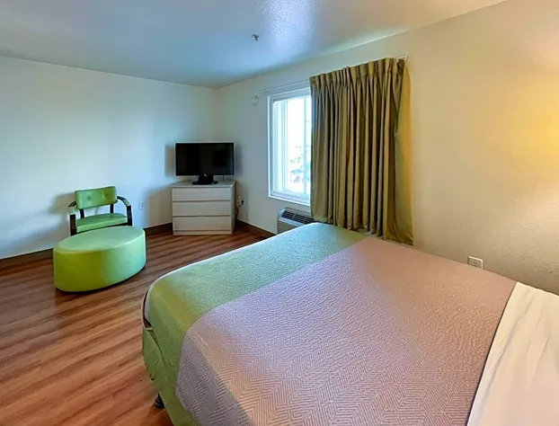 Studio 6 Belmont, CA – San Francisco - Redwood hotel detail image 3