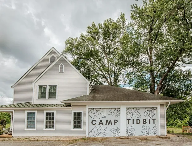 Camp Tidbit hotel detail image 4