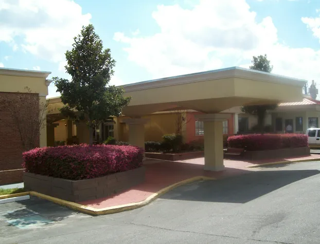 Quality Inn & Suites Conference Center Statesboro Historic District hotel detail image 1