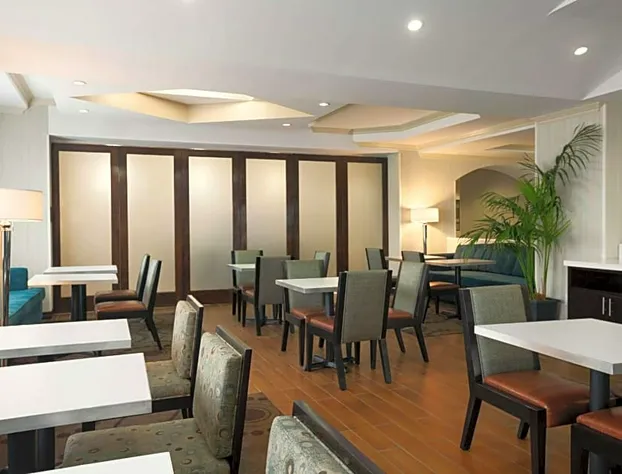 Hampton Inn By Hilton Los Angeles Intl Airport/Hawthorne hotel detail image 4