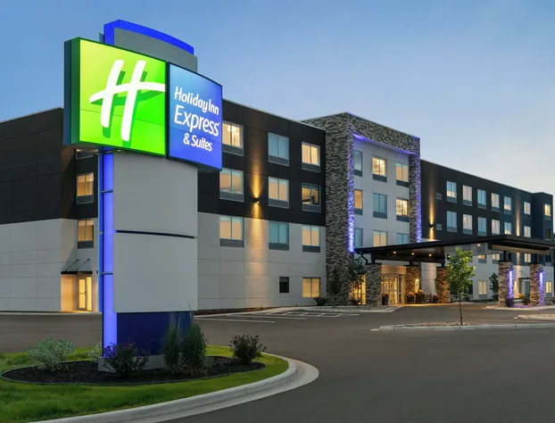 Holiday Inn Express and Suites Rhinelander by IHG hotel detail image 1