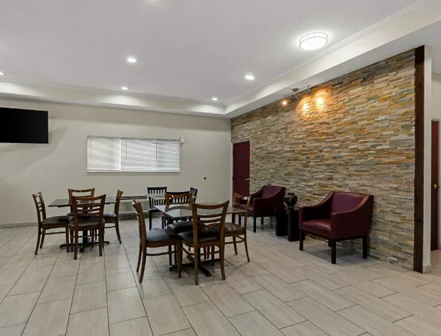 Red Lion Inn & Suites Caseyville hotel detail image 1