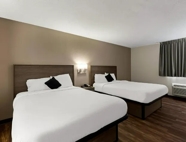 Red Lion Inn & Suites Caseyville hotel detail image 4