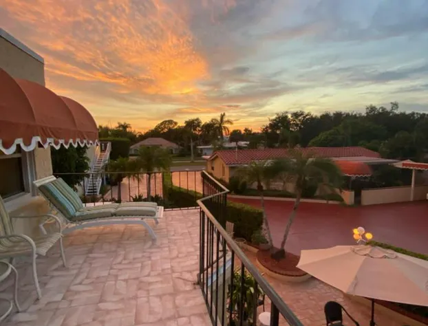 Banyan House Vacation Rentals hotel detail image 1