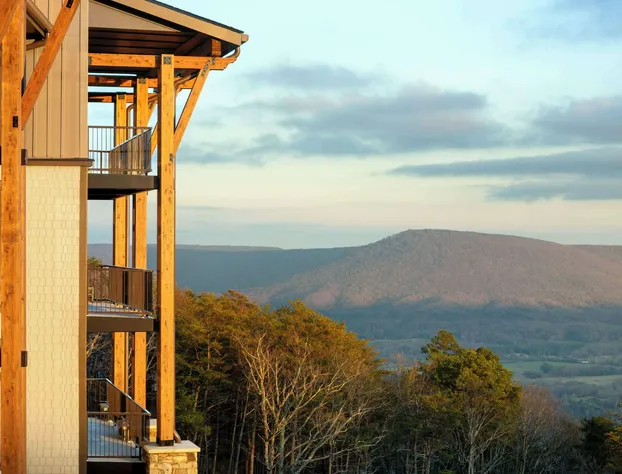 Cloudland at McLemore Resort Lookout Mountain, Curio by Hilton hotel detail image 1