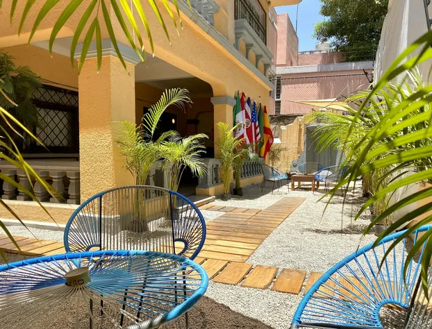 ROOMIES HOSTEL Centro medico hotel detail image 1