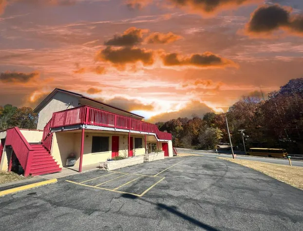 Lincoln Motel hotel detail image 2