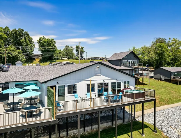 The Lodge at Lakeside hotel detail image 2