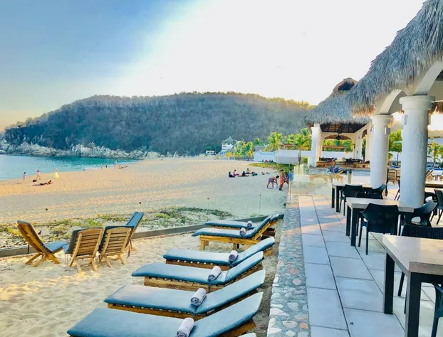 La Isla Huatulco & Beach Club hotel detail image 3