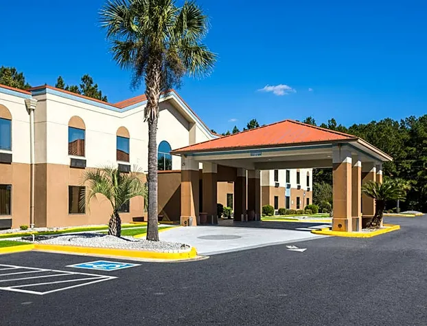 Clarion Pointe Hinesville near Fort Stewart hotel detail image 1