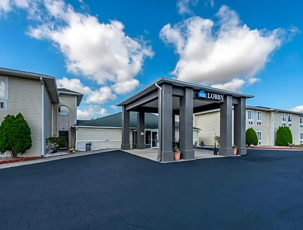 American Inn and Suites Dundee hotel detail image 1