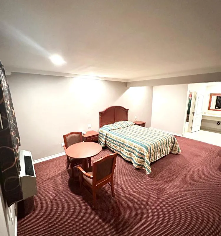 Tropic West Motel hotel hero