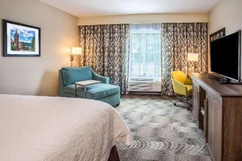 Hampton Inn & Suites Yonkers - Westchester hotel detail image 1