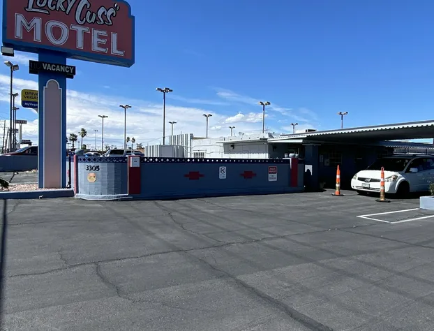 Lucky cuss Motel hotel detail image 4