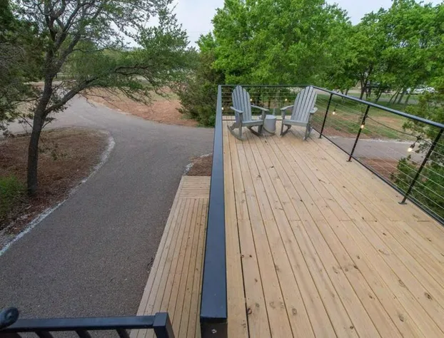 The Windmill-Tiny Container Home min to Magnolia hotel detail image 4