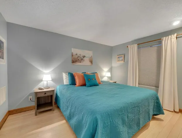 105 Edgewater Inn hotel detail image 3