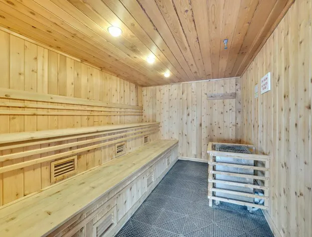 110 Edgewater Inn hotel detail image 3