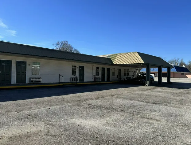 Sparta Seven Motel By OYO near Milledgeville hotel detail image 1