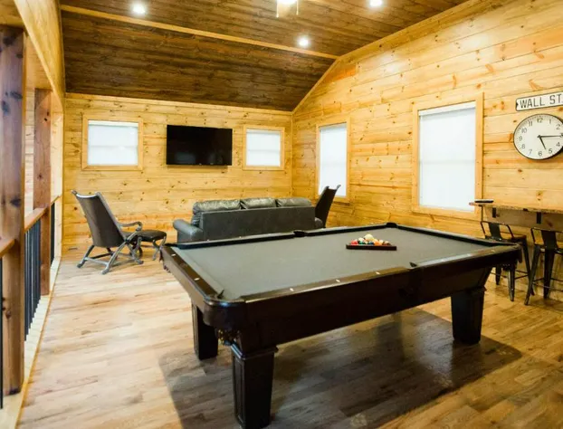 The Party of Five Lodge hotel detail image 2