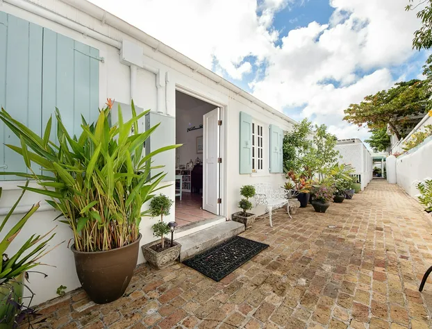 At Home in the Tropics hotel detail image 1