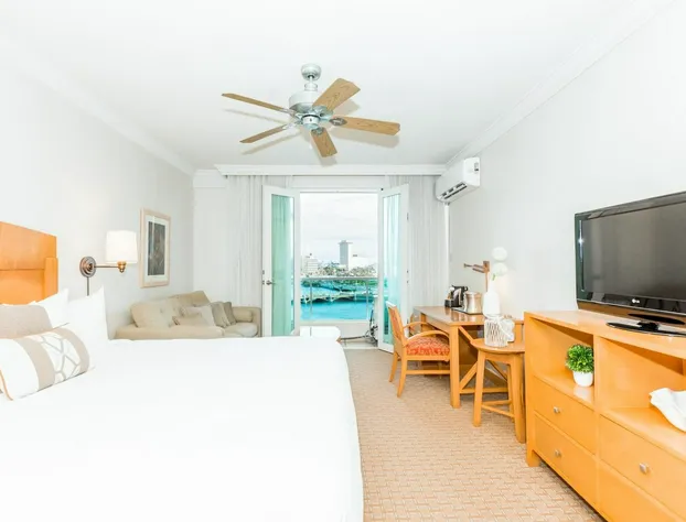 825 SEA & SUN Suite hotel detail image 4
