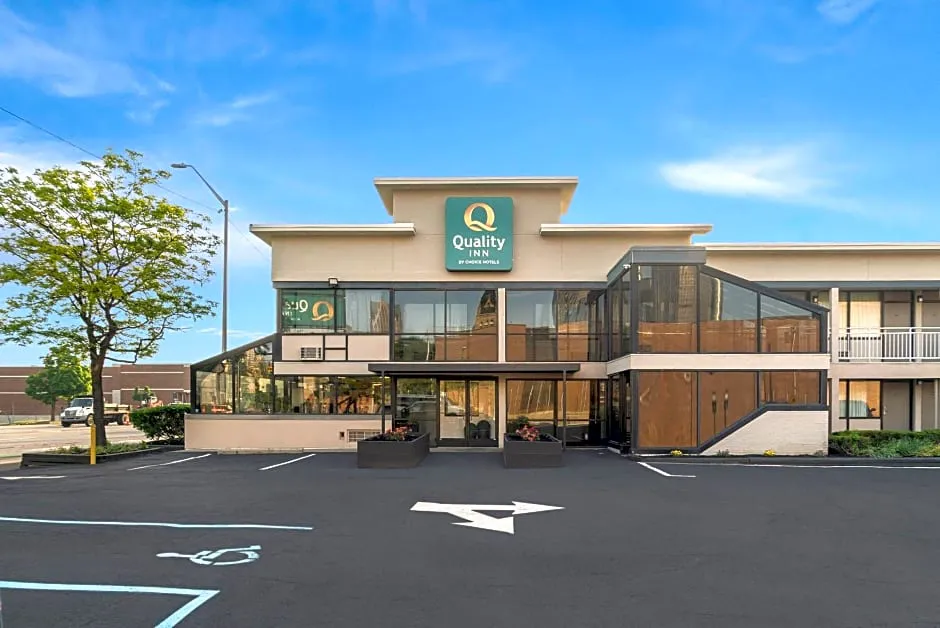 Quality Inn Detroit Downtown hotel hero