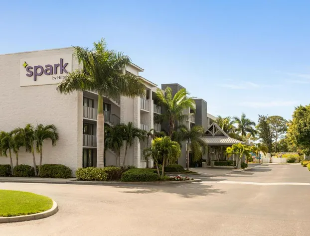 Spark by Hilton Sarasota Siesta Key Gateway hotel detail image 1