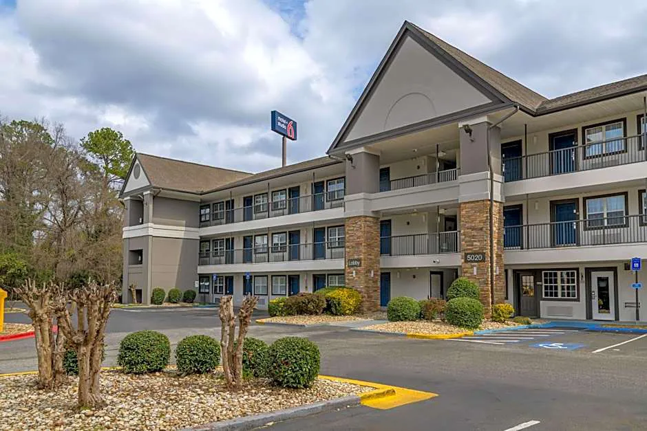 Studio 6 Columbus, GA – Columbus Airport hotel hero