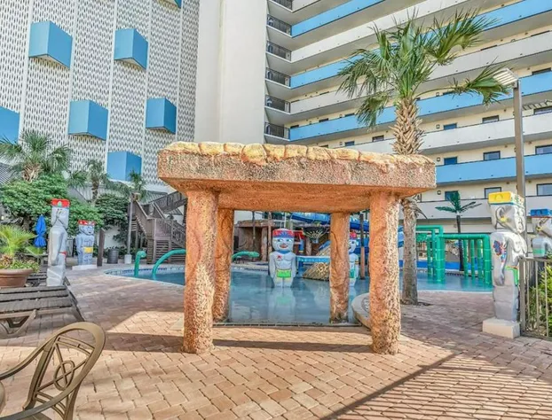 Beachfront Spacious King Suite with Resort Access Free Parking! hotel detail image 2