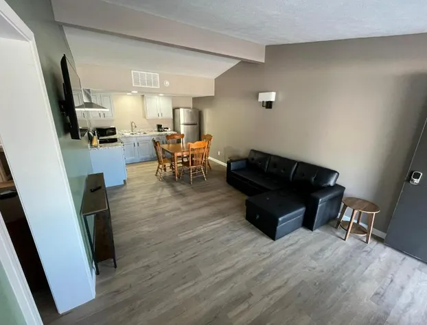 Valley Inn and Suites hotel detail image 1