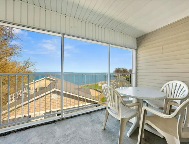 Bayshore Resort at Put-in-Bay hotel detail image 1