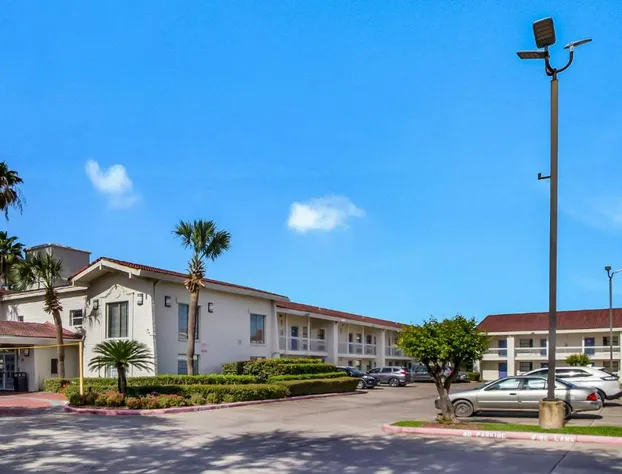 Motel 6 Baytown, TX - Garth Rd hotel detail image 1