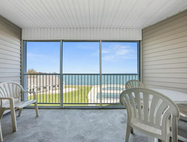 BayShore Deluxe #318 hotel detail image 3