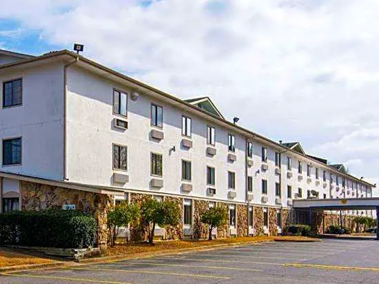 Little Rock Inn and Suites hotel detail image 1