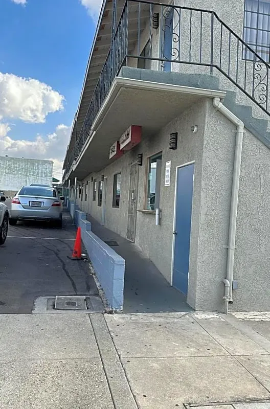 Budget inn Whittier hotel hero