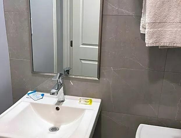 Budget inn Whittier hotel detail image 3