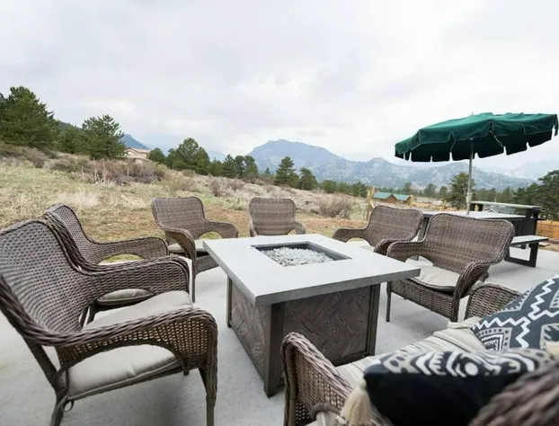 Sundance-2 miles to Rocky Mountain National Park hotel detail image 1